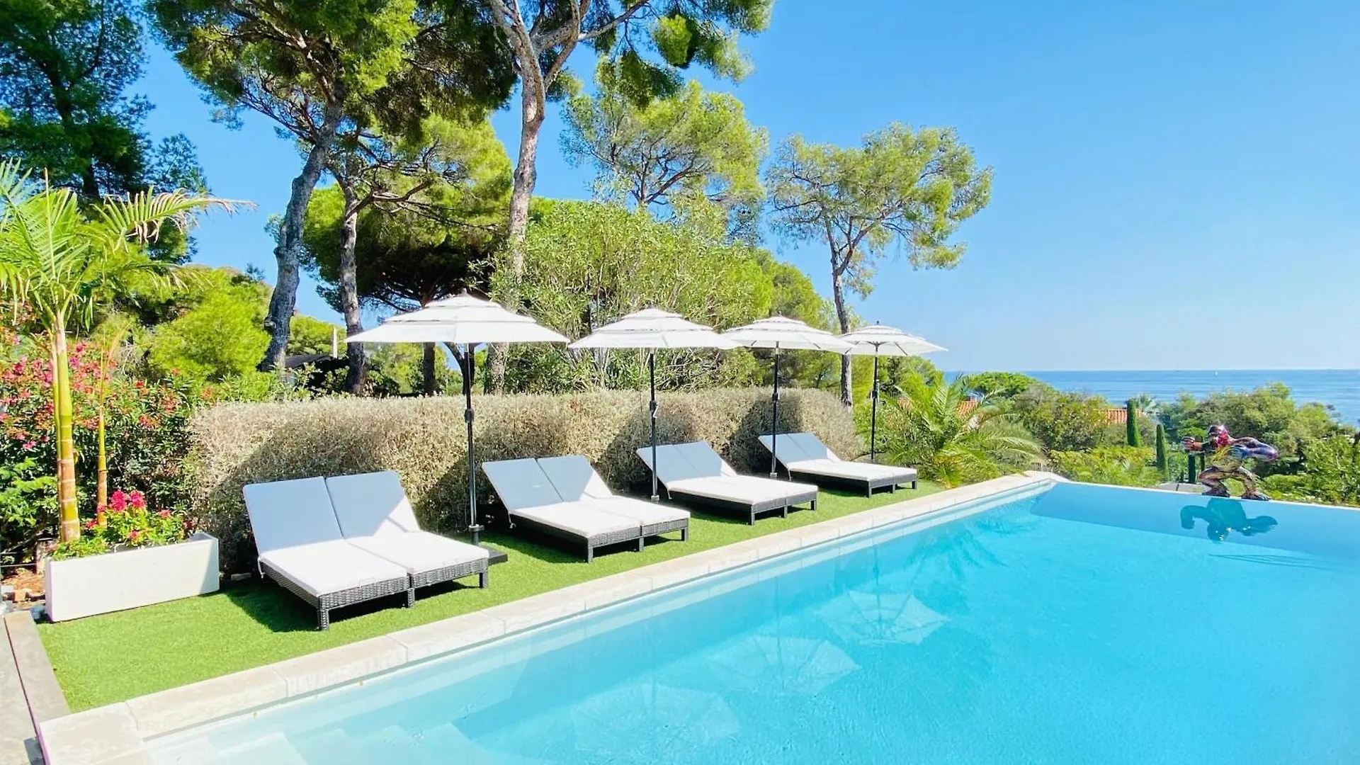 Villa Mediterranea 雷以桑布尔